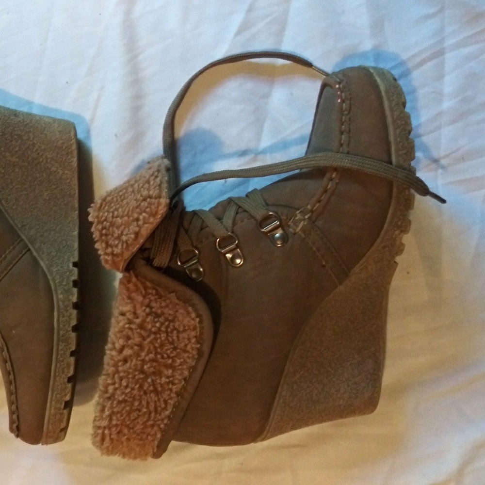 Super cozy fall wedge/heel